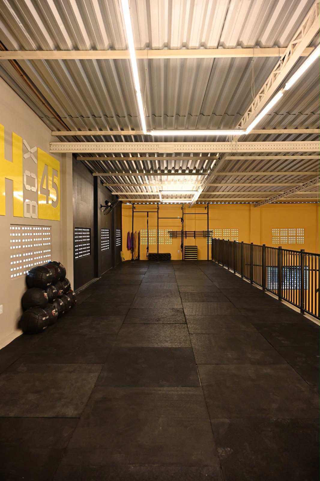 Área de aulas coletivas e Cross Training